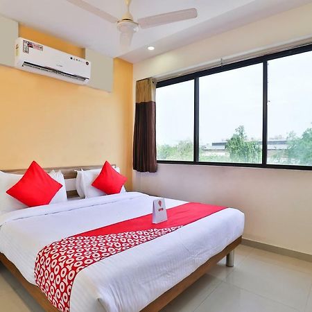 Oyo 15417 Red Rose Ahmedabad Exterior photo