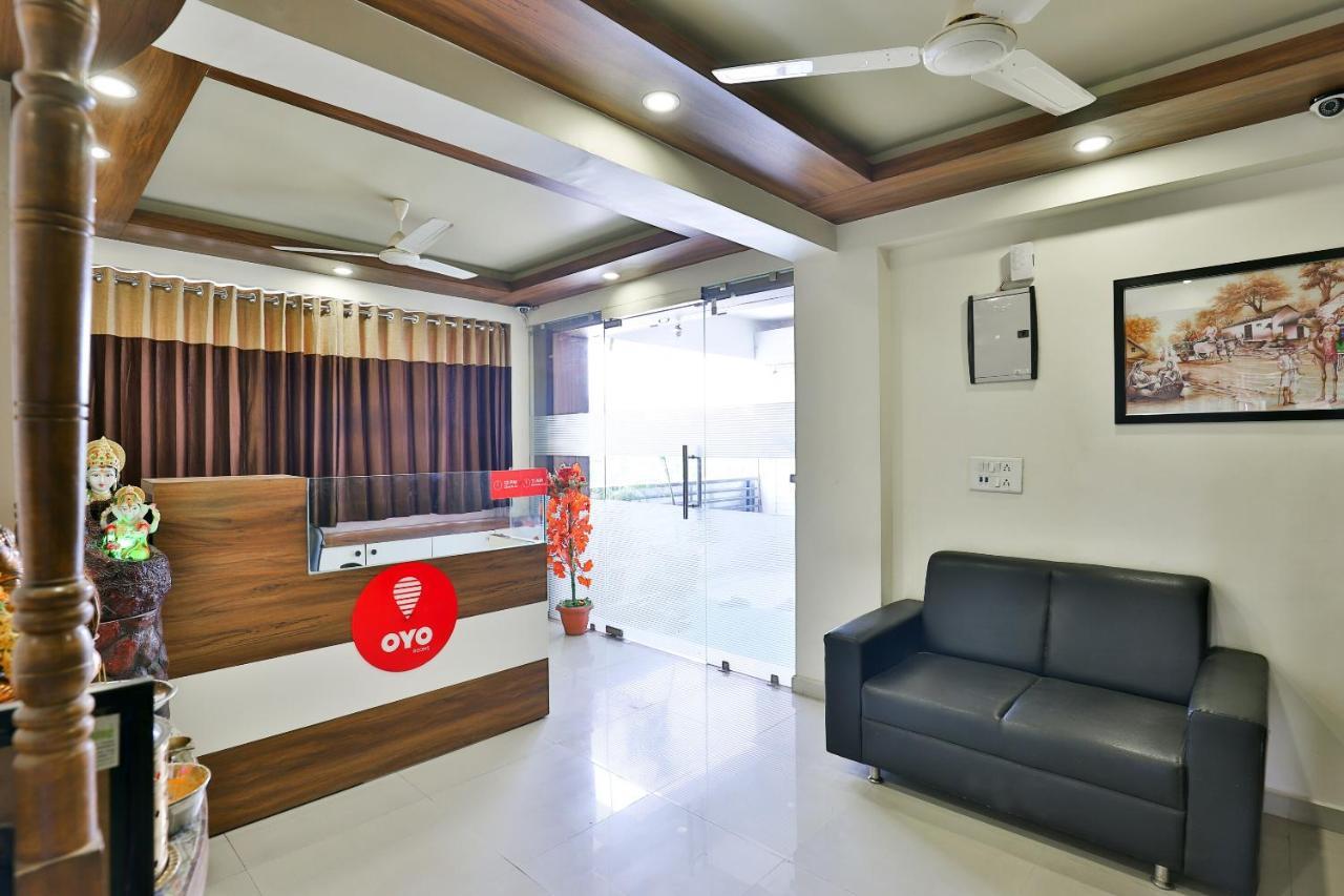 Oyo 15417 Red Rose Ahmedabad Exterior photo
