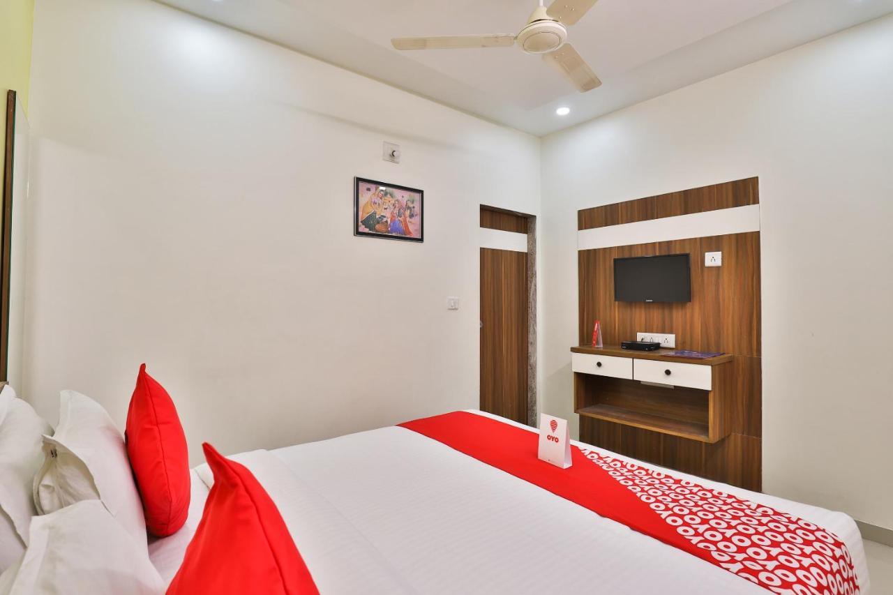 Oyo 15417 Red Rose Ahmedabad Exterior photo