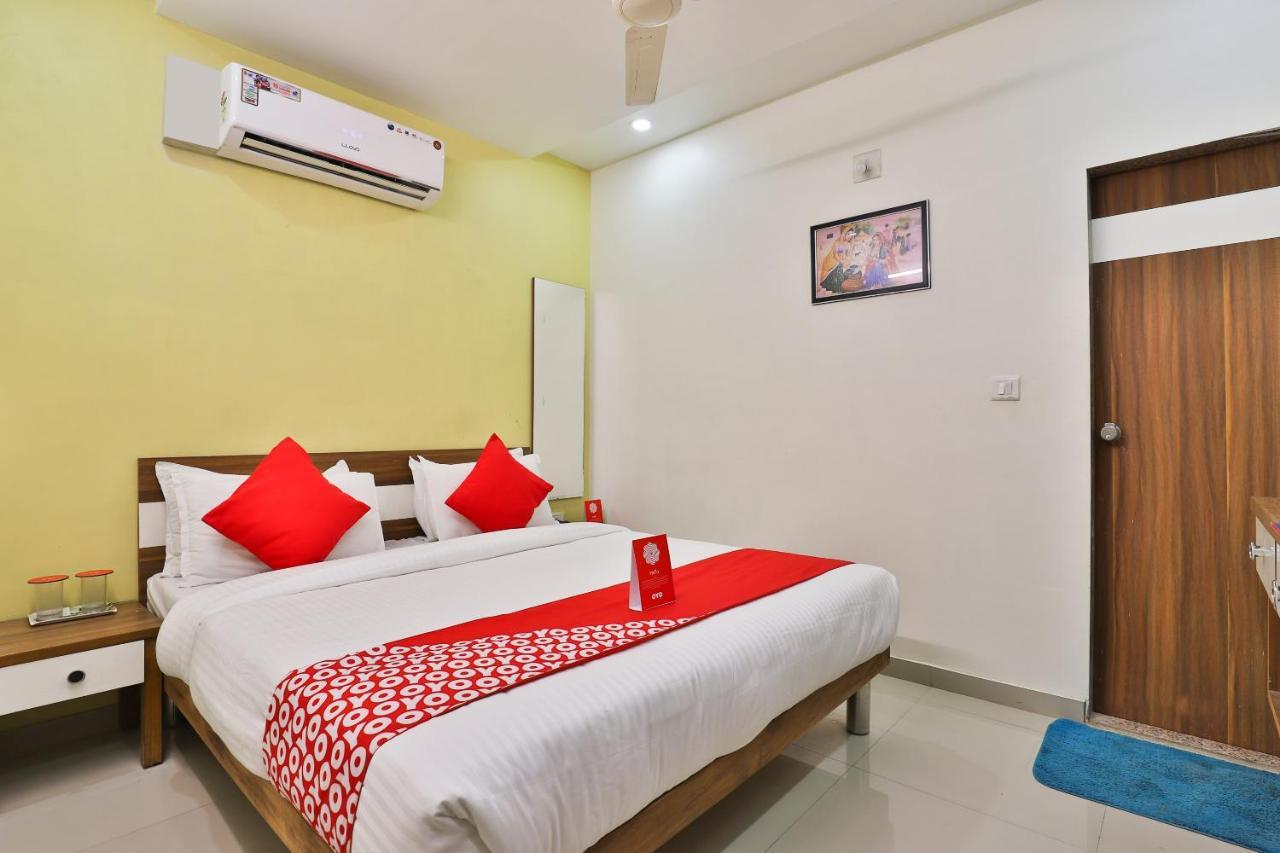 Oyo 15417 Red Rose Ahmedabad Exterior photo