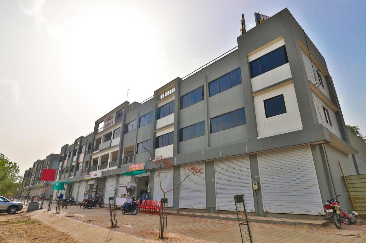 Oyo 15417 Red Rose Ahmedabad Exterior photo
