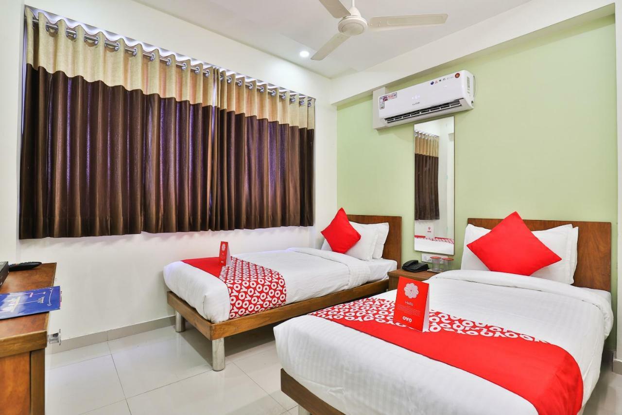 Oyo 15417 Red Rose Ahmedabad Exterior photo