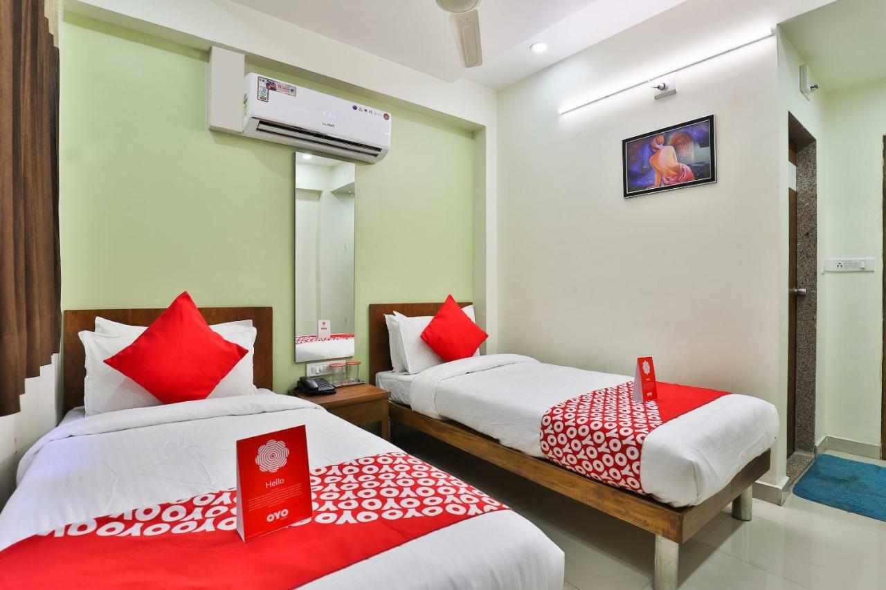 Oyo 15417 Red Rose Ahmedabad Exterior photo