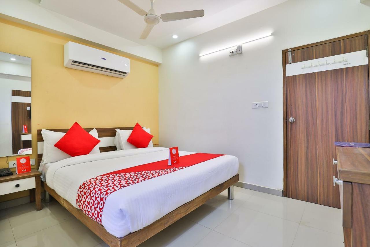 Oyo 15417 Red Rose Ahmedabad Exterior photo
